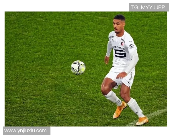 塞维利亚主帅莱科内确认冬窗新援：加强中场，重振雄风